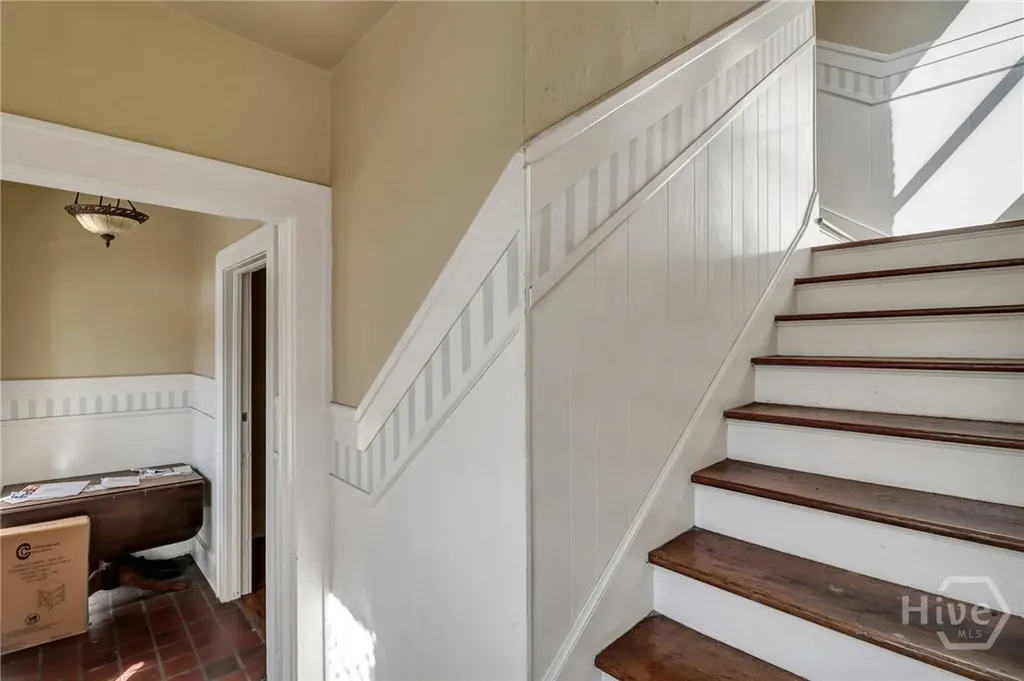 210 E 48th Street Savannah GA 31405
