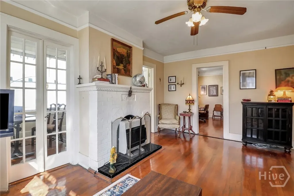 210 E 48th Street Savannah GA 31405
