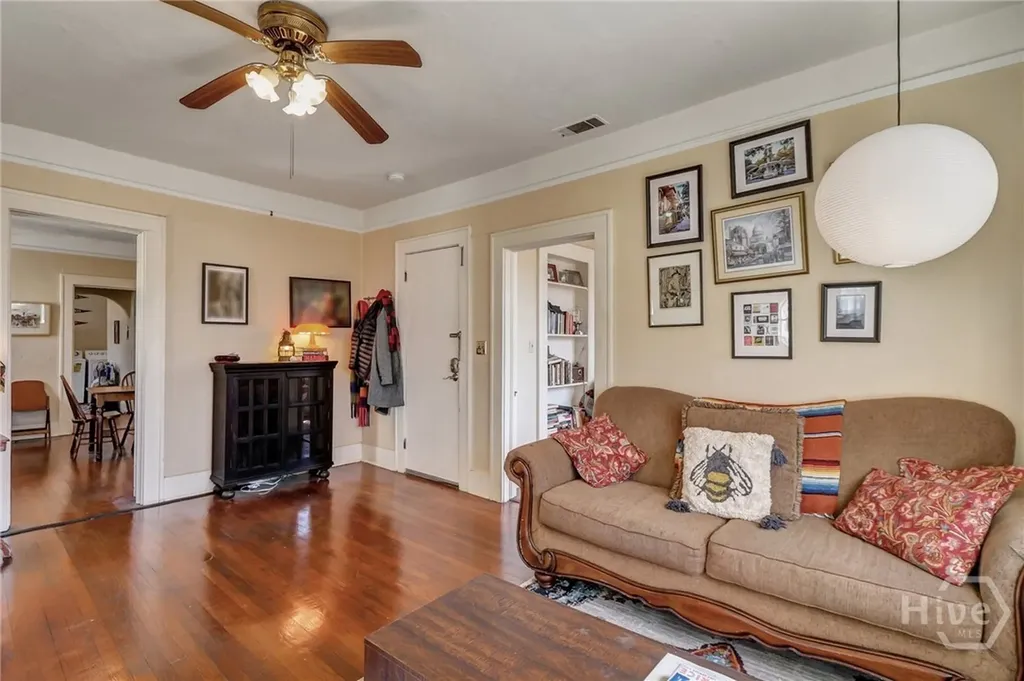 210 E 48th Street Savannah GA 31405