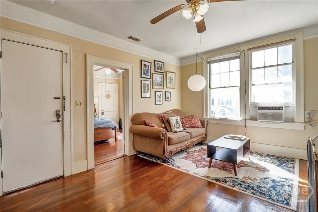 210 E 48th Street Savannah GA 31405