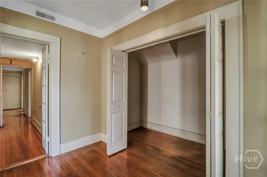 210 E 48th Street Savannah GA 31405