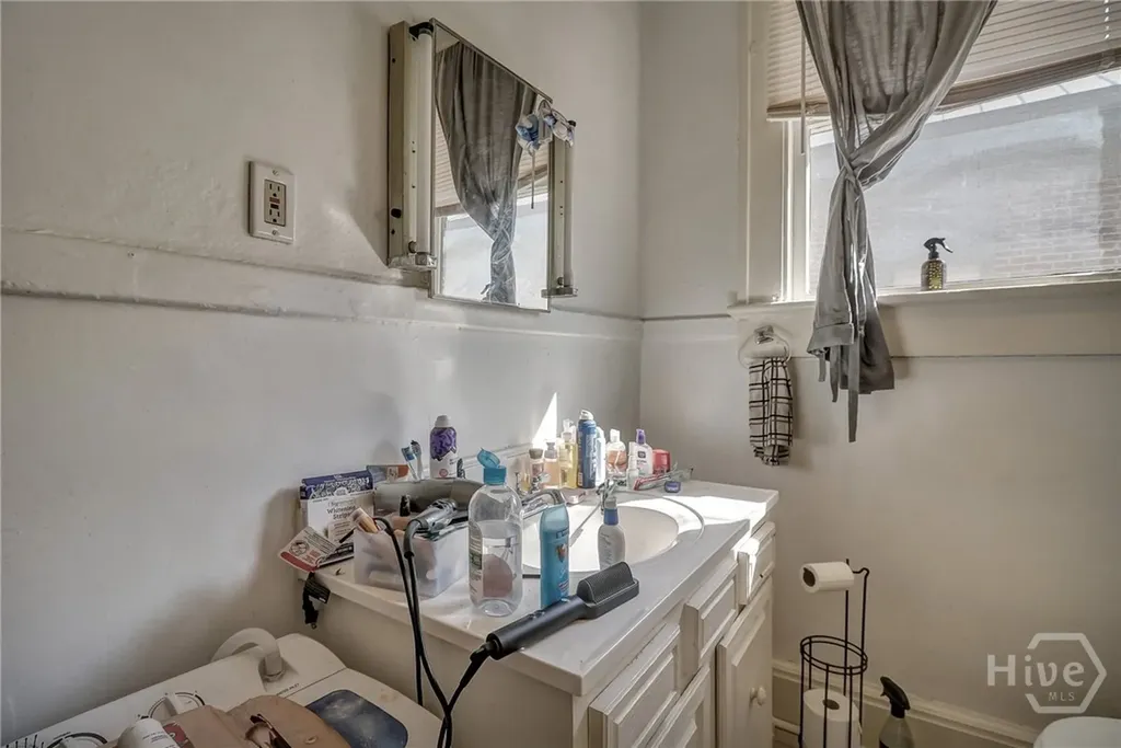 210 E 48th Street Savannah GA 31405
