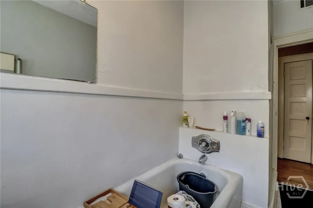 210 E 48th Street Savannah GA 31405