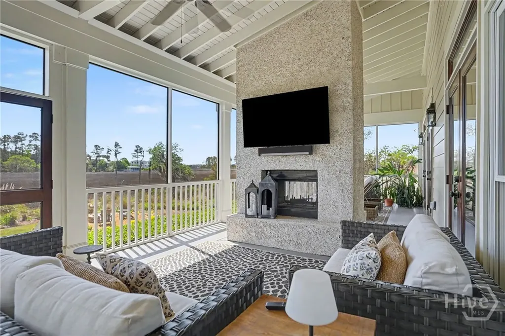 8 Caretakers Lane Savannah GA 31404