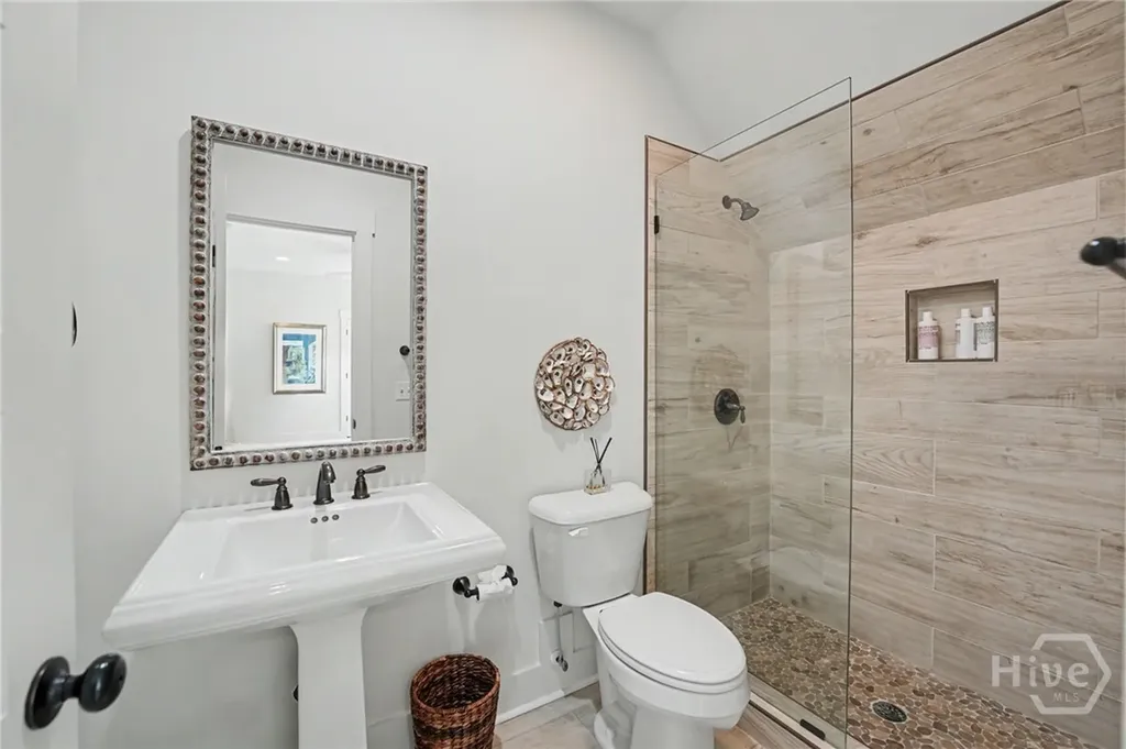 8 Caretakers Lane Savannah GA 31404