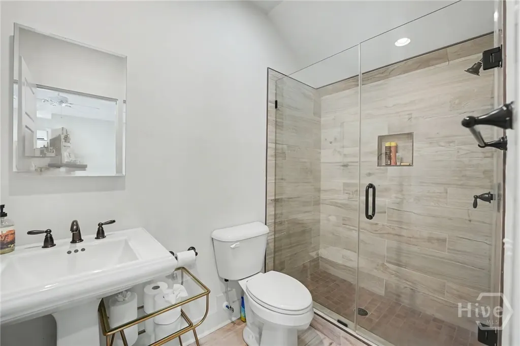 8 Caretakers Lane Savannah GA 31404