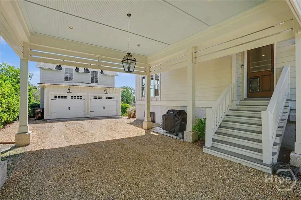 8 Caretakers Lane Savannah GA 31404