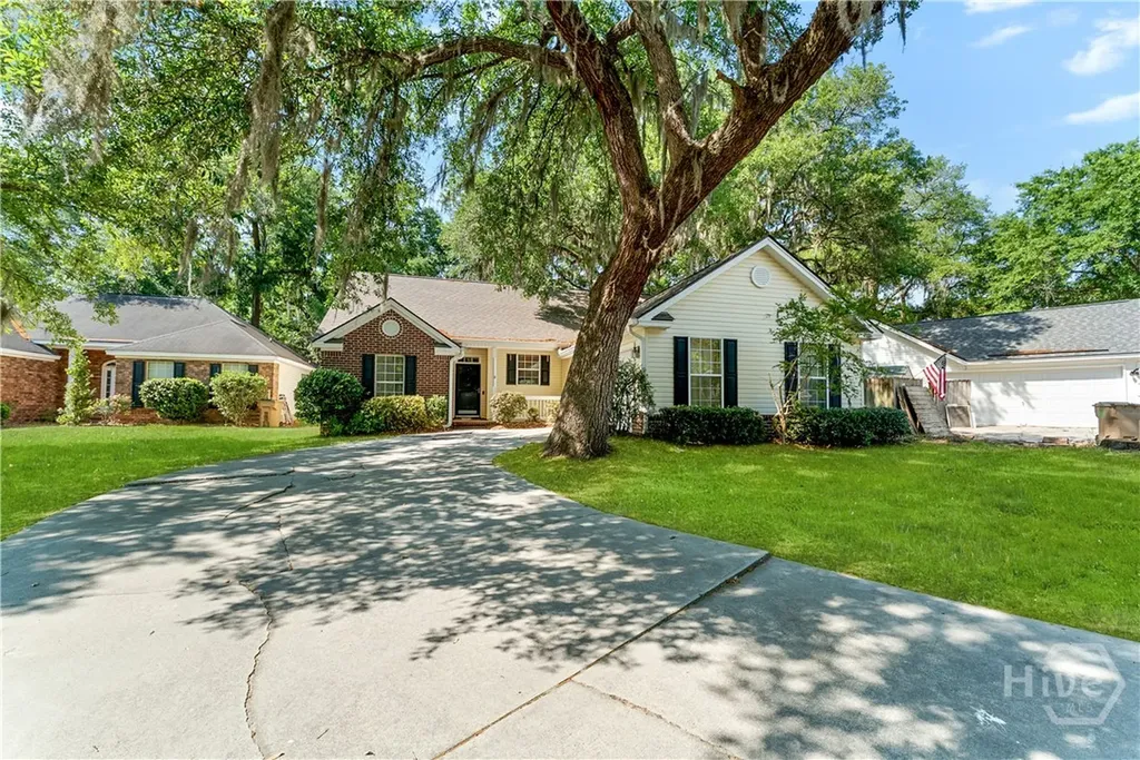 53 Blue Lake Street Richmond Hill GA 31324