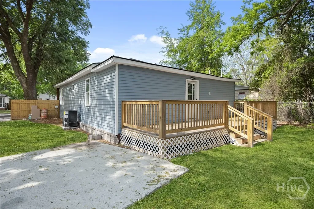 2010 Palmetto Avenue Savannah GA 31405