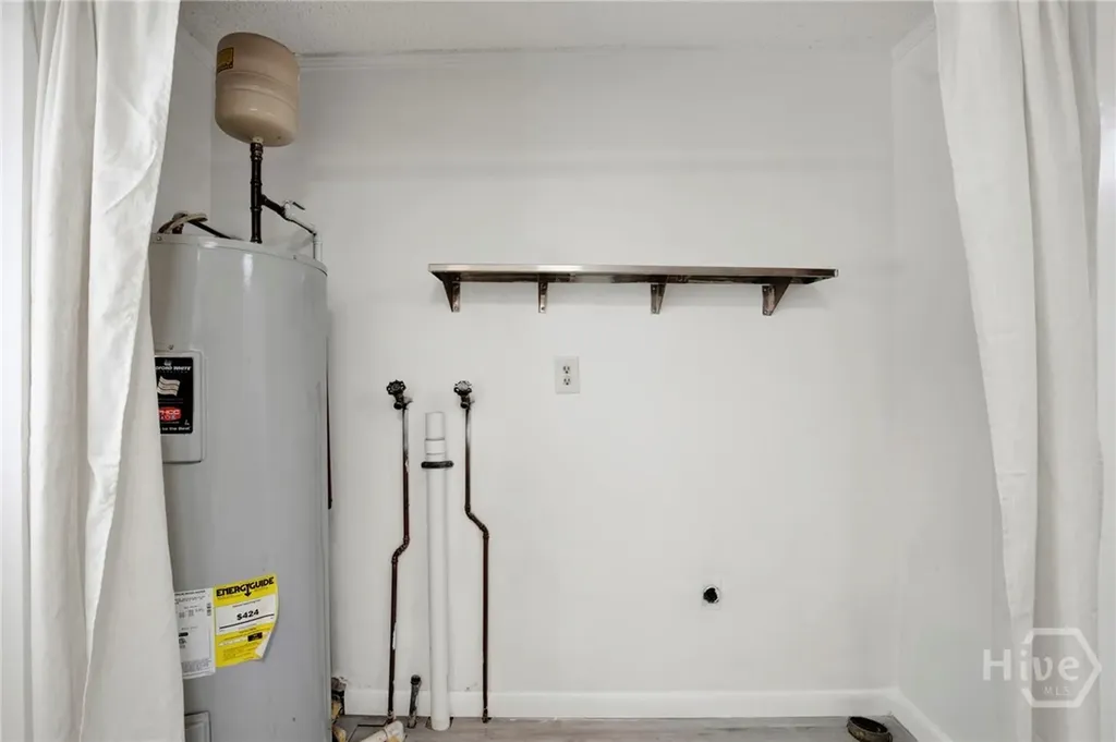 17 Russell Avenue Savannah GA 31408