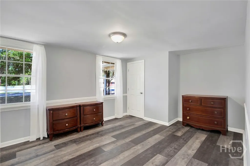 17 Russell Avenue Savannah GA 31408