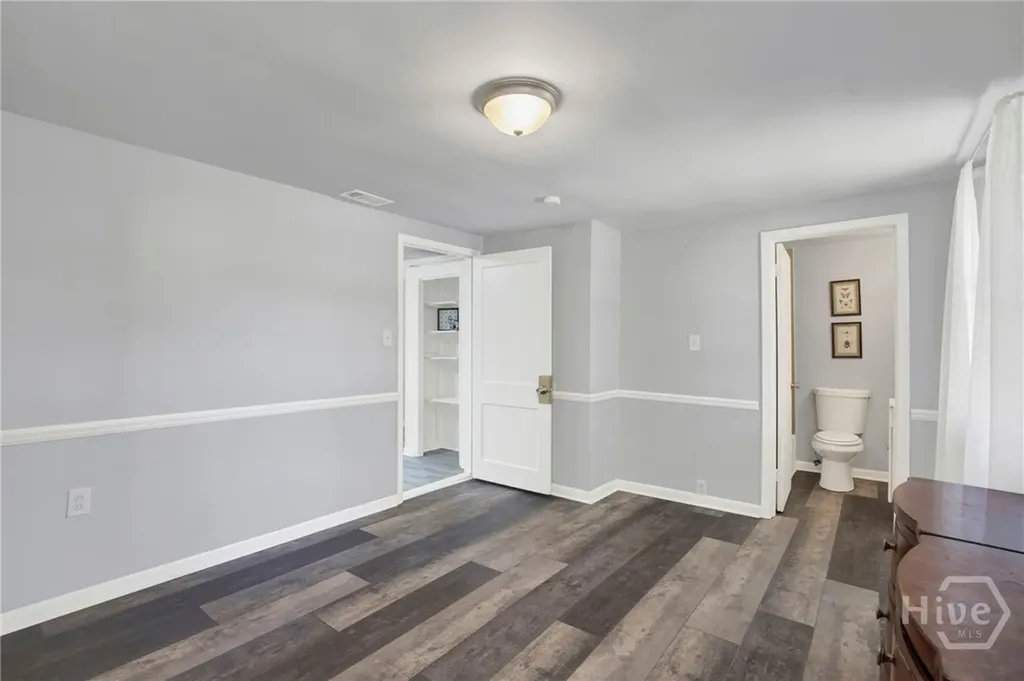 17 Russell Avenue Savannah GA 31408