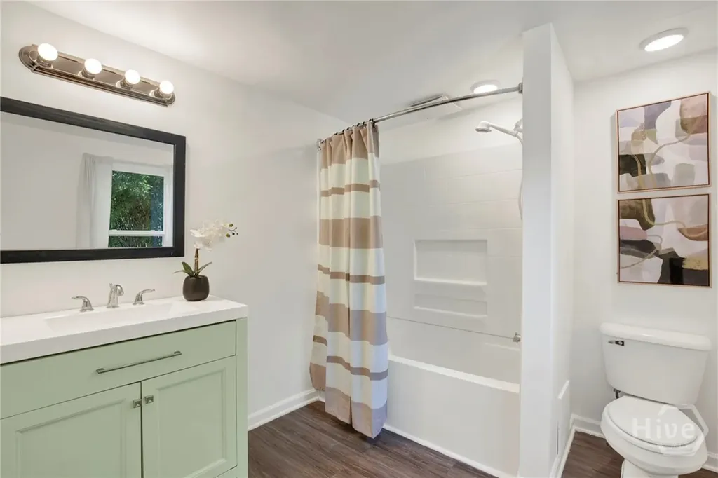 17 Russell Avenue Savannah GA 31408