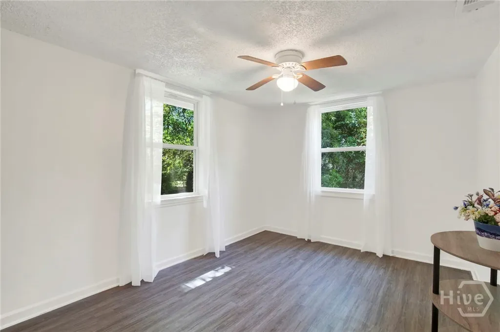 17 Russell Avenue Savannah GA 31408