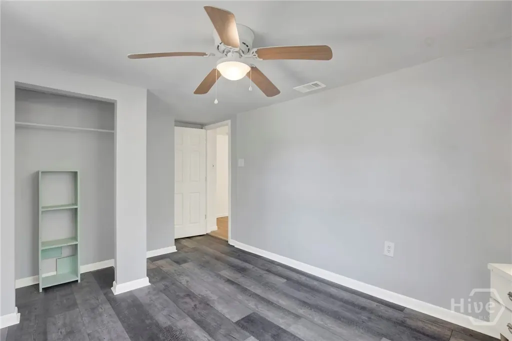 17 Russell Avenue Savannah GA 31408