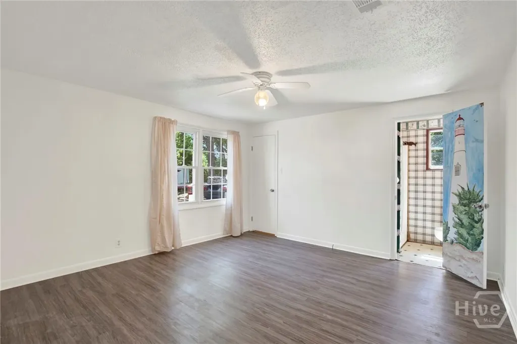 17 Russell Avenue Savannah GA 31408