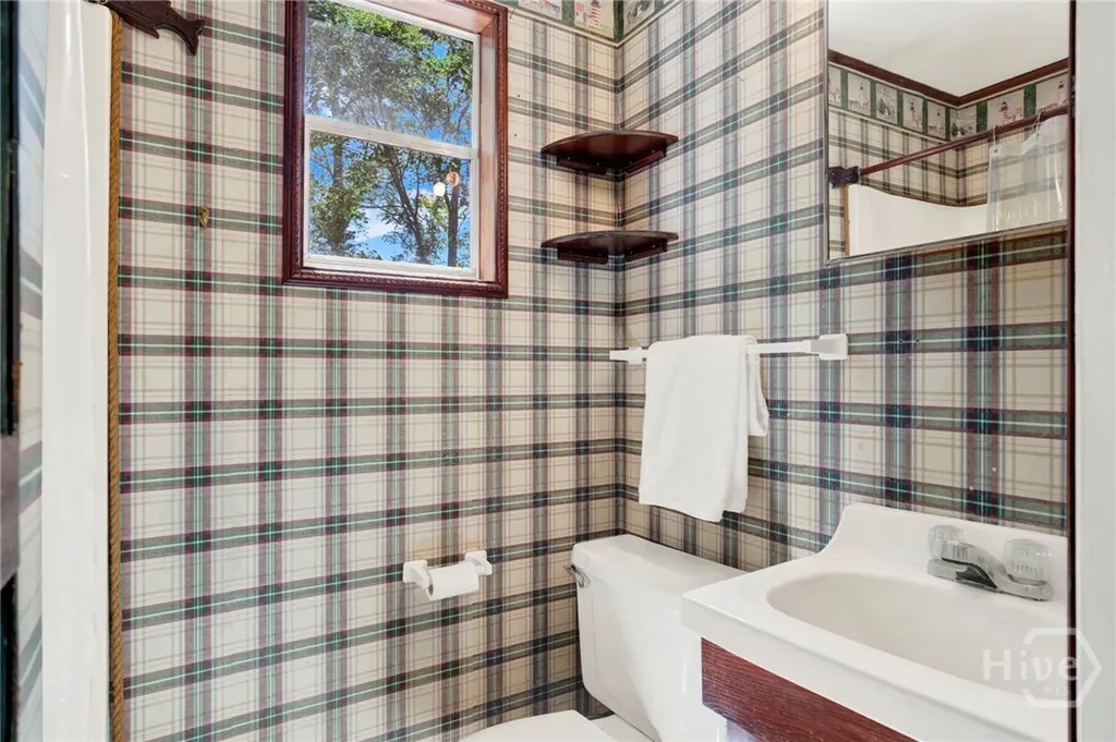 17 Russell Avenue Savannah GA 31408