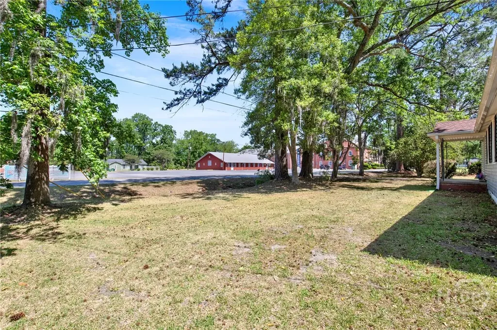17 Russell Avenue Savannah GA 31408