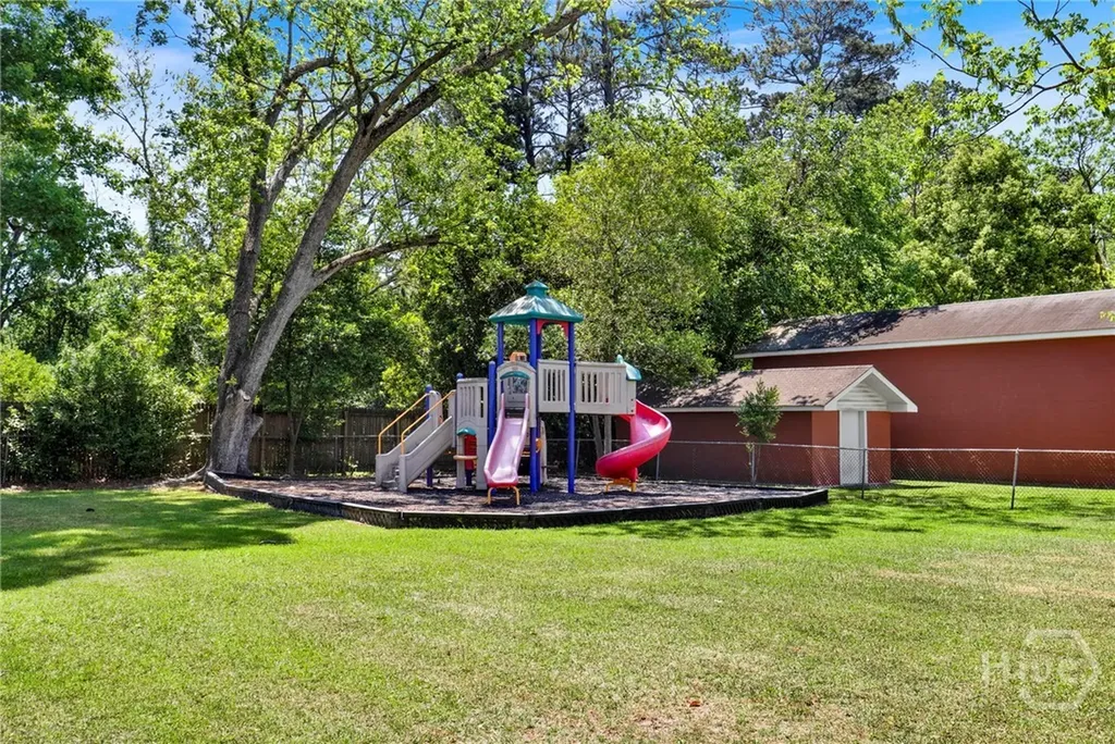 17 Russell Avenue Savannah GA 31408