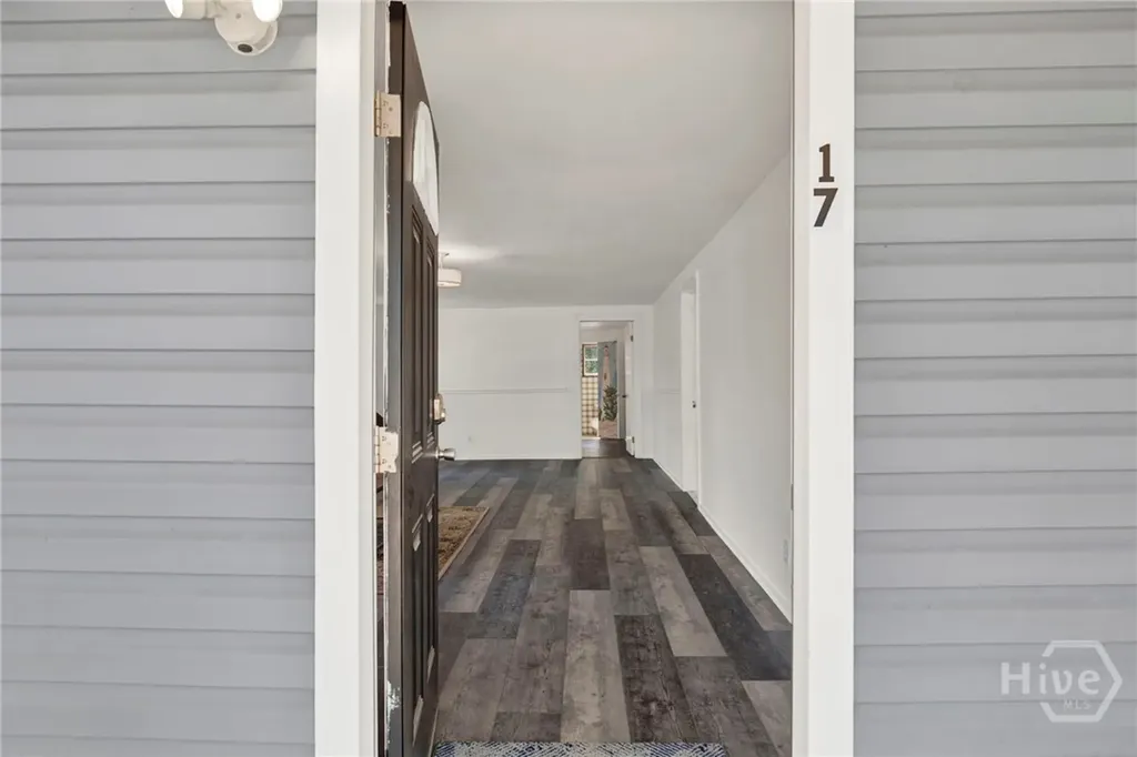 17 Russell Avenue Savannah GA 31408