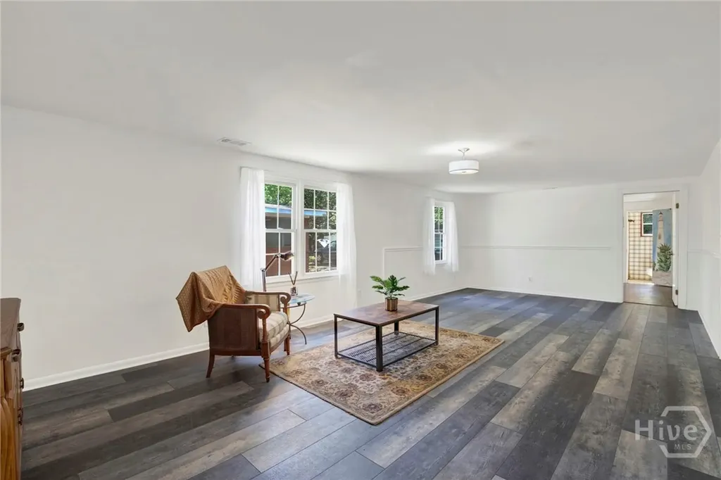 17 Russell Avenue Savannah GA 31408