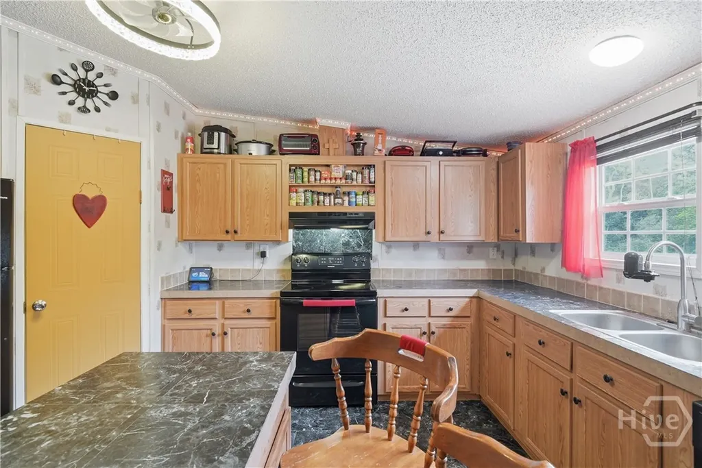 135 Tupelo Loop NE Ludowici GA 31316