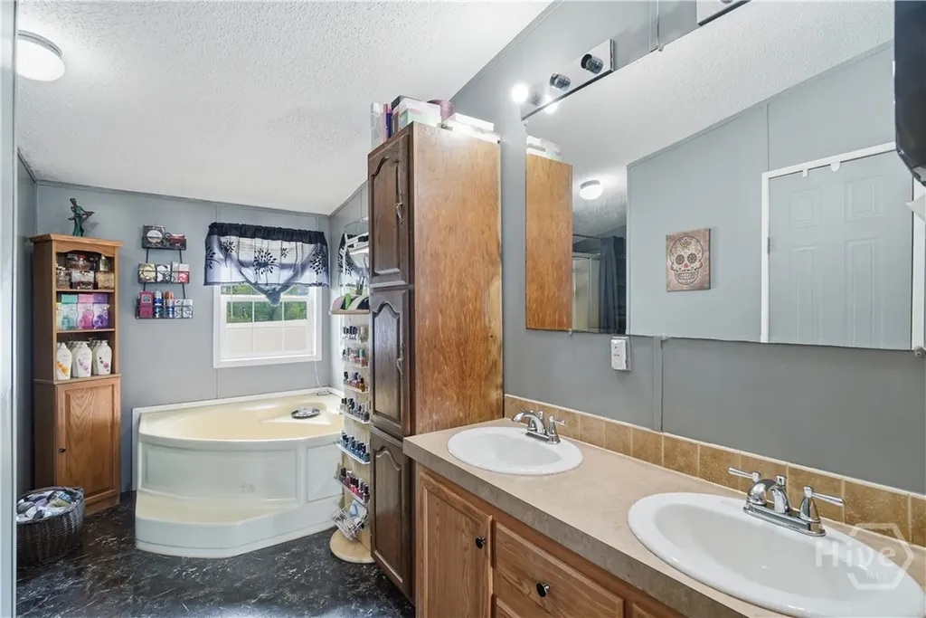 135 Tupelo Loop NE Ludowici GA 31316