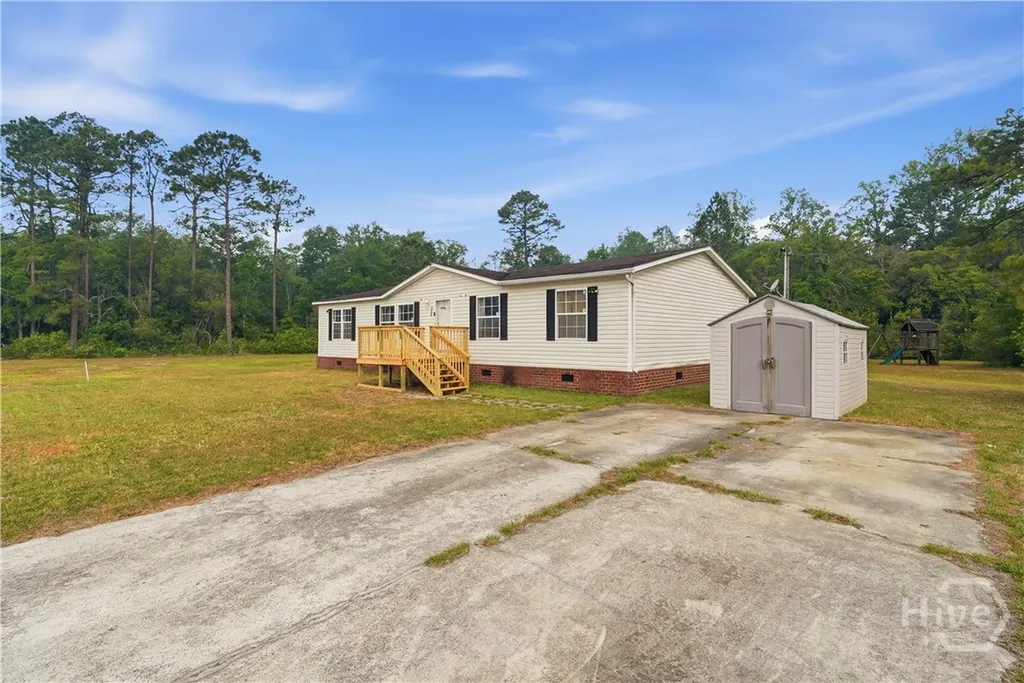 135 Tupelo Loop NE Ludowici GA 31316