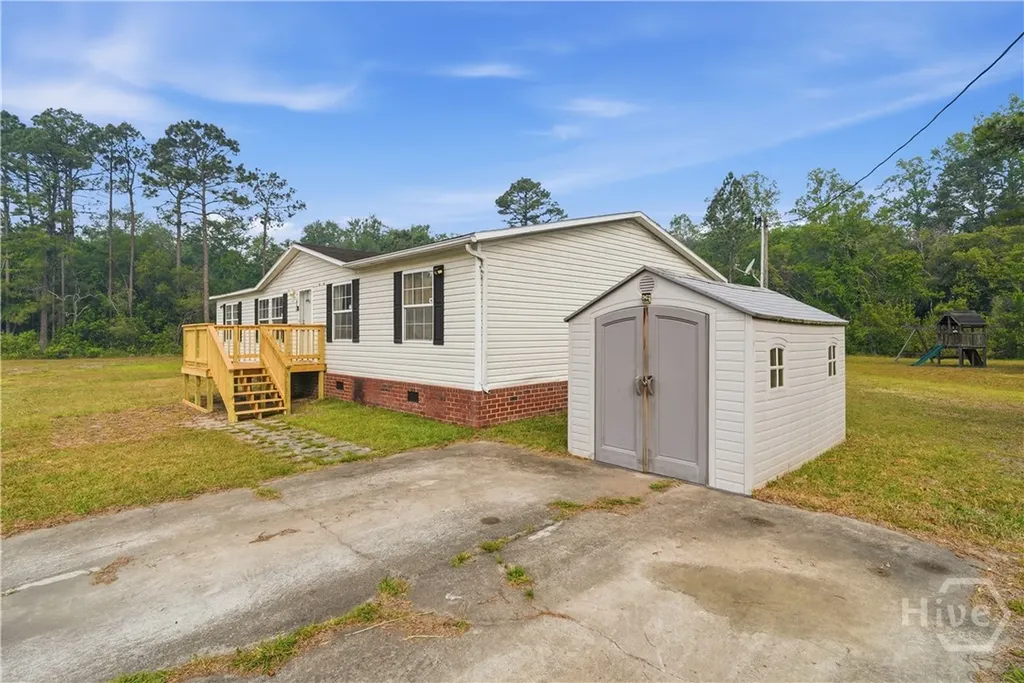 135 Tupelo Loop NE Ludowici GA 31316