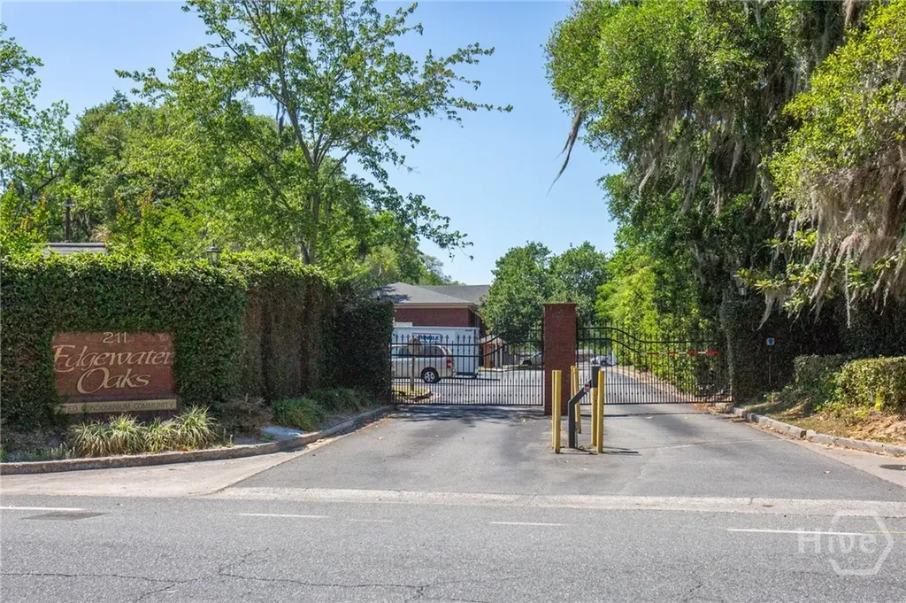 211 Edgewater Road Savannah GA 31406