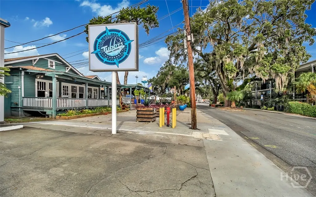 2902 River Drive Savannah GA 31404
