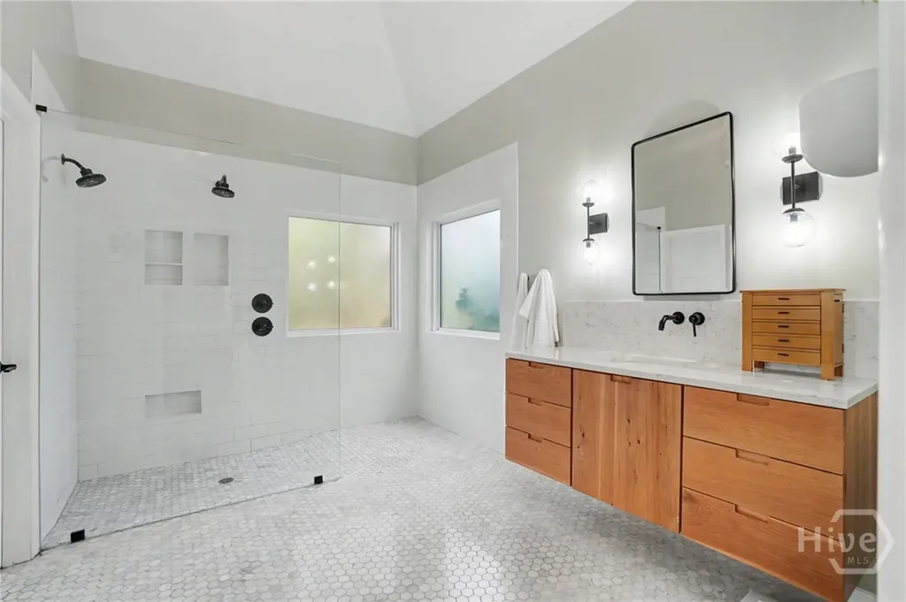 3 Settlers Point Savannah GA 31406