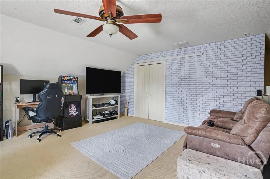 3 Settlers Point Savannah GA 31406
