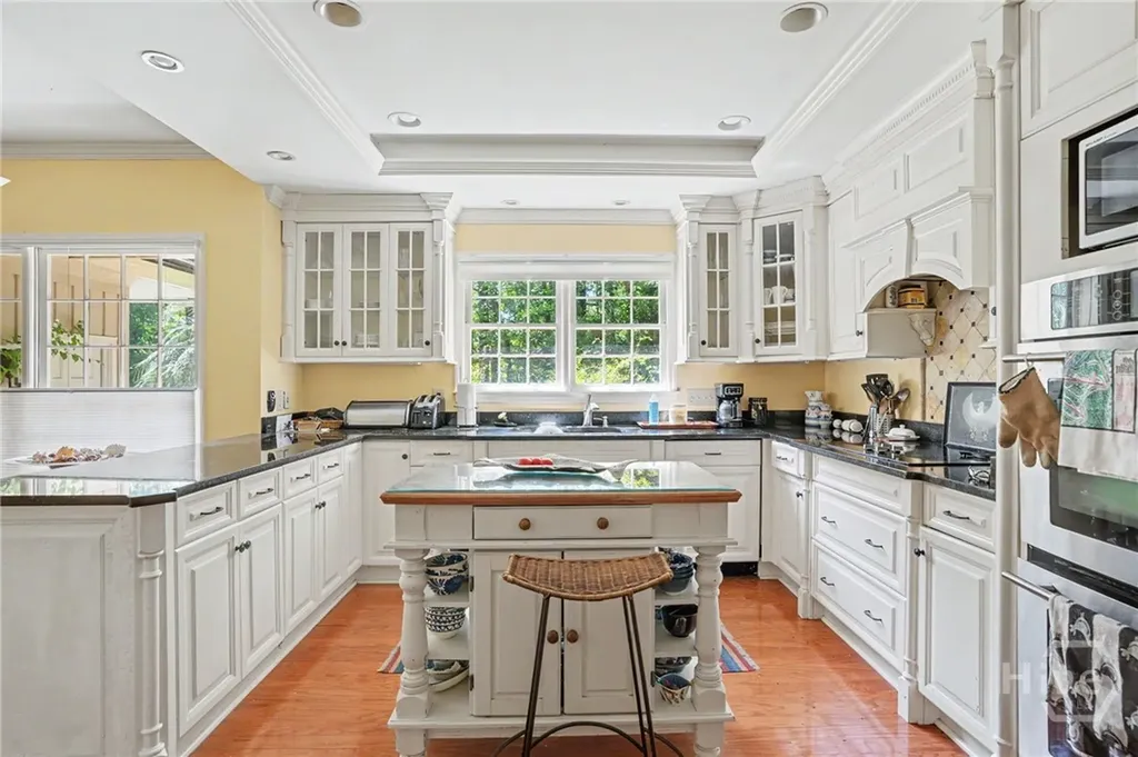 1 Treutlen Lane Savannah GA 31411