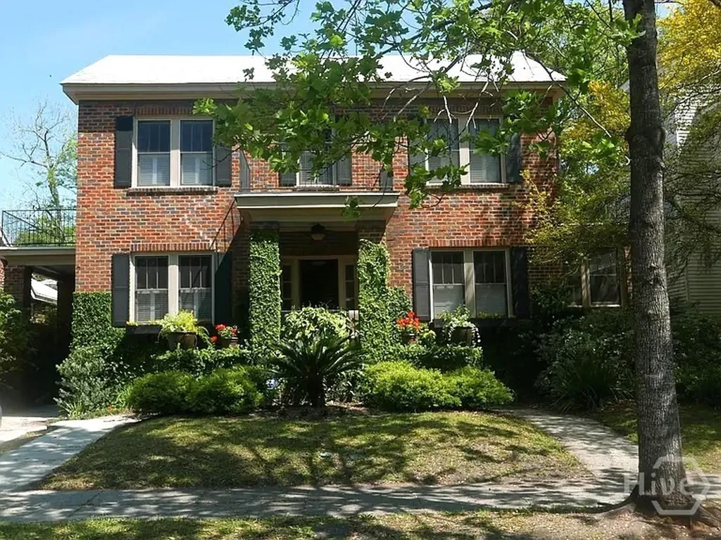 18 E 45th Street Savannah GA 31405