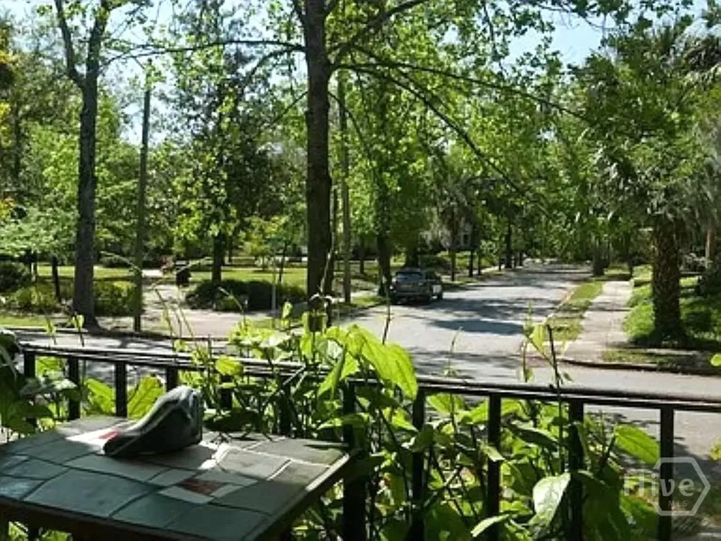 18 E 45th Street Savannah GA 31405