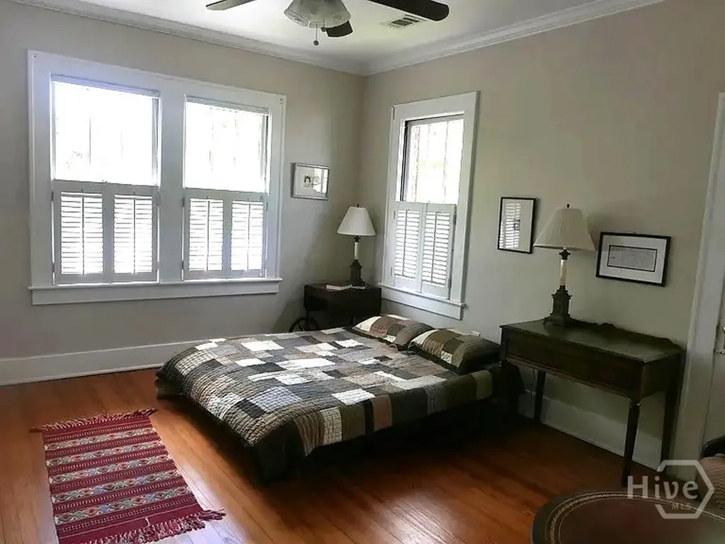 18 E 45th Street Savannah GA 31405