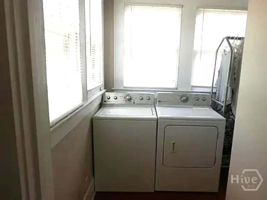 18 E 45th Street Savannah GA 31405