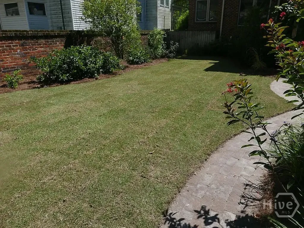 18 E 45th Street Savannah GA 31405