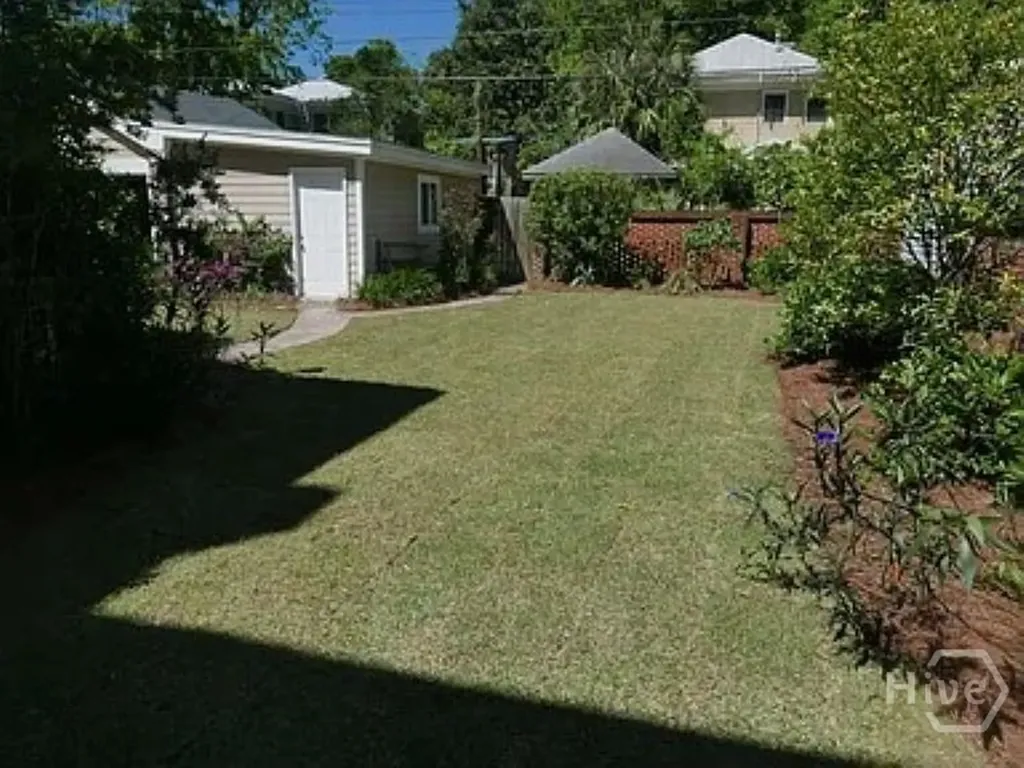 18 E 45th Street Savannah GA 31405