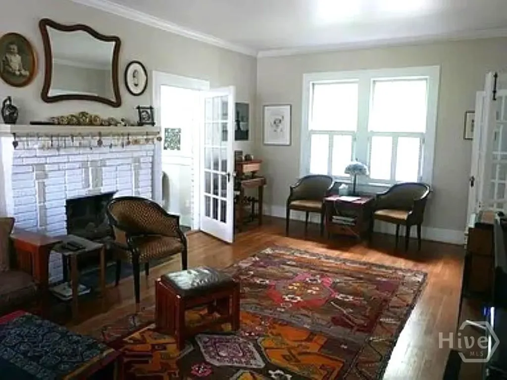 18 E 45th Street Savannah GA 31405