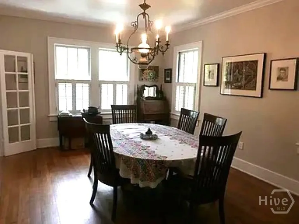 18 E 45th Street Savannah GA 31405