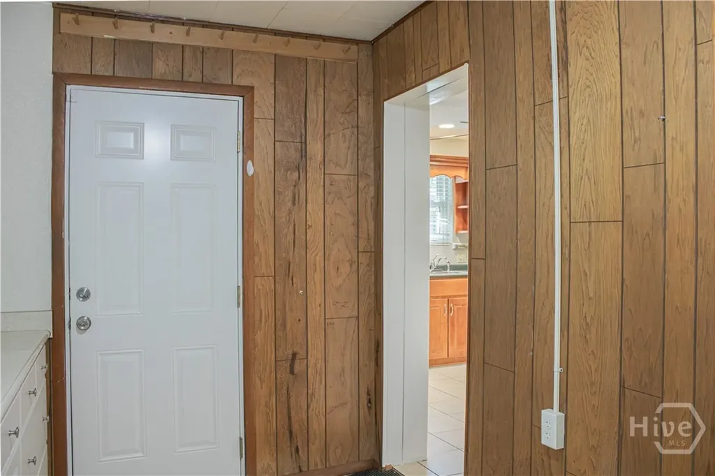135 E Derenne Avenue Savannah GA 31405