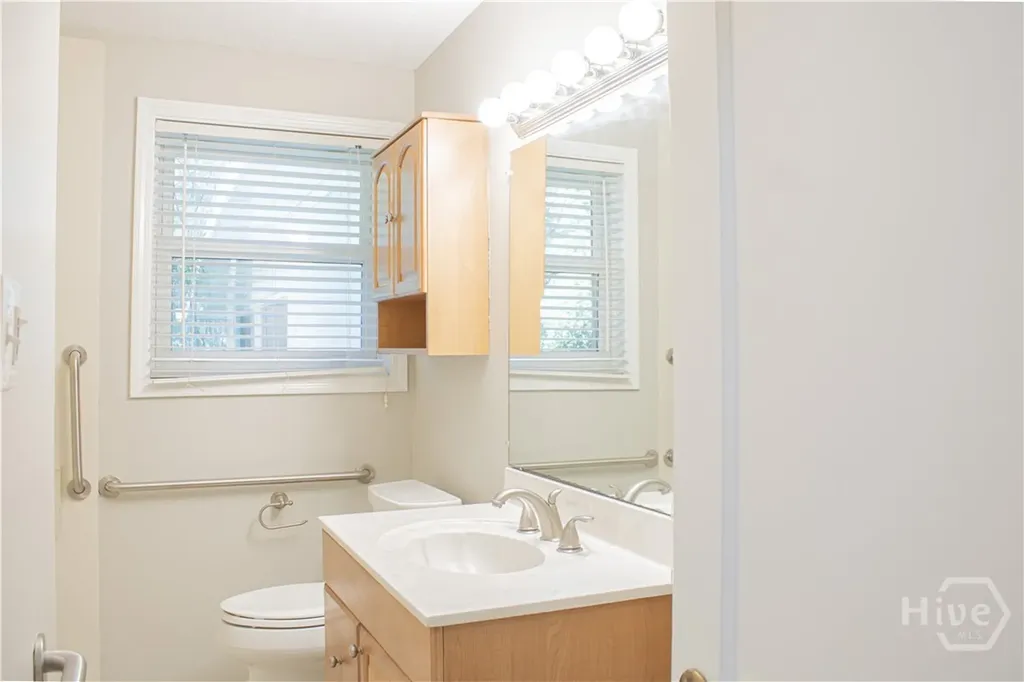 135 E Derenne Avenue Savannah GA 31405