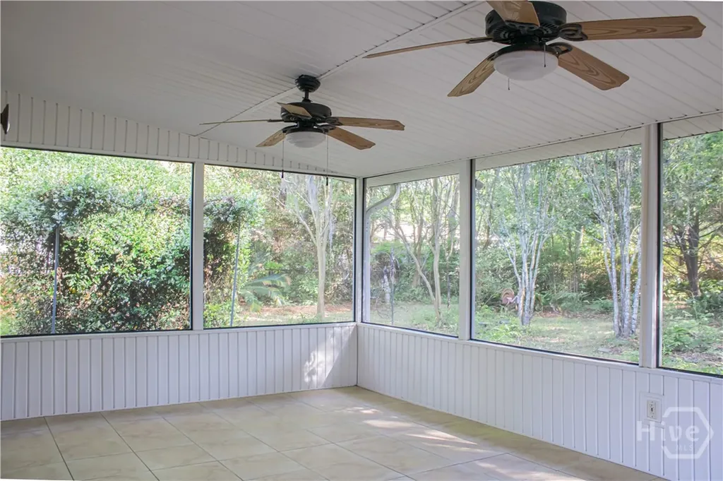 135 E Derenne Avenue Savannah GA 31405