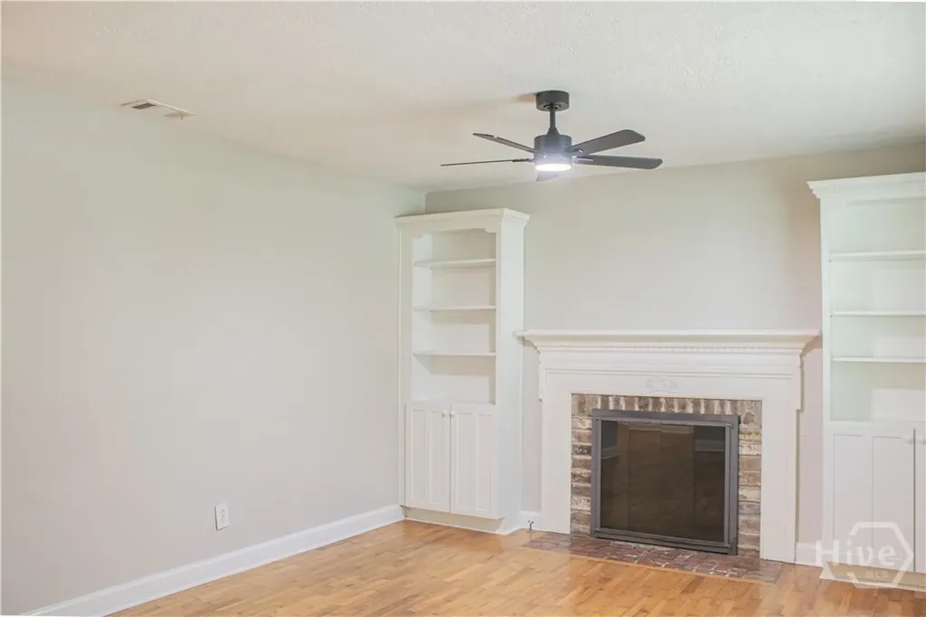 135 E Derenne Avenue Savannah GA 31405
