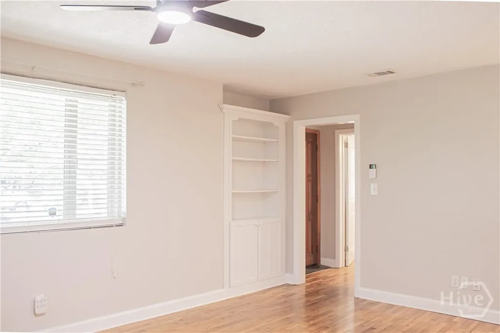 135 E Derenne Avenue Savannah GA 31405