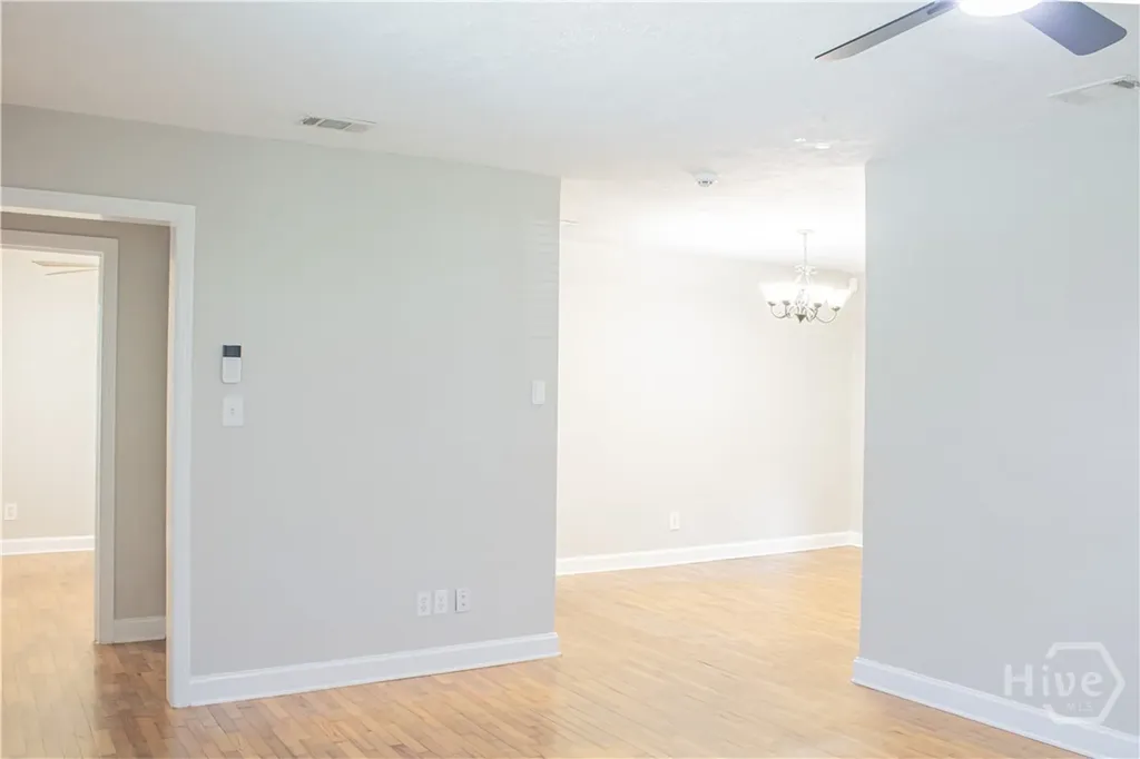 135 E Derenne Avenue Savannah GA 31405