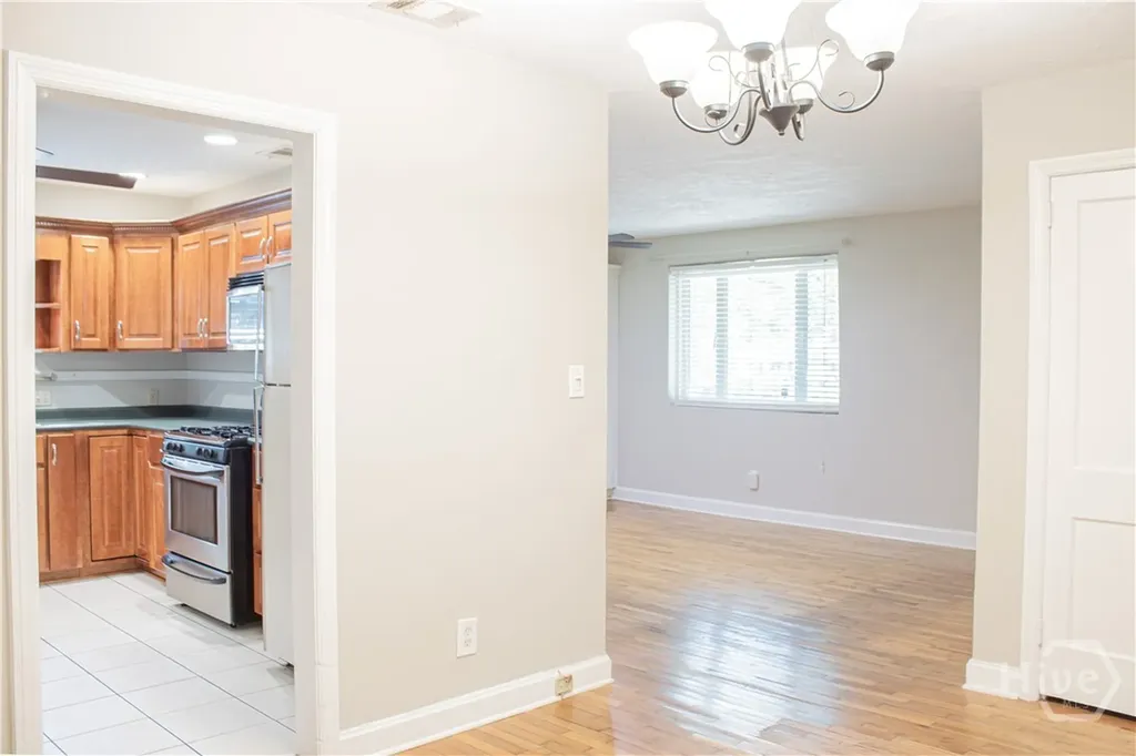 135 E Derenne Avenue Savannah GA 31405