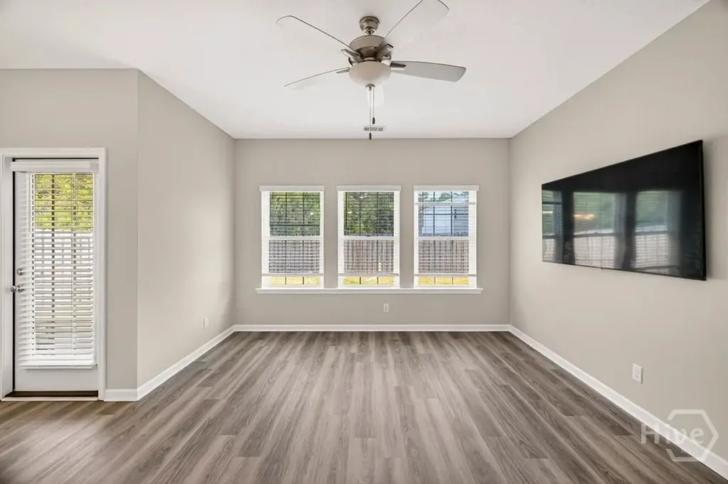 221 Joann Lewis Lane Hinesville GA 31313